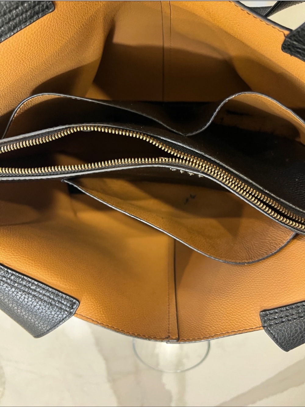 HOBO Vida Tote ๐ - Picture 5 of 5